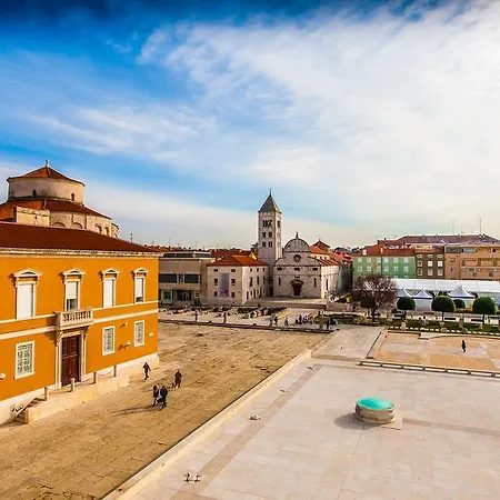 로만 포럼 아파트먼츠